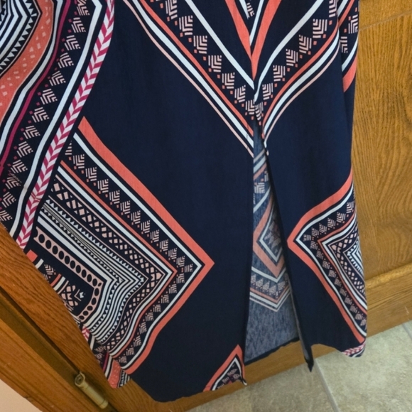 Beautiful Floor Length Dress 💲BUNDLE AND SAVE BIG💲 - Picture 4 of 5